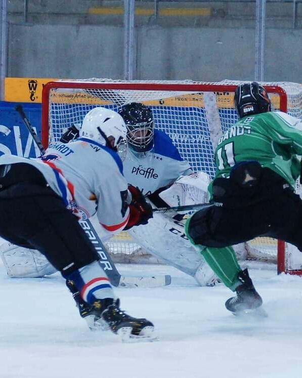 Torflut im Ellental - Amateure besiegen den HEC 1B