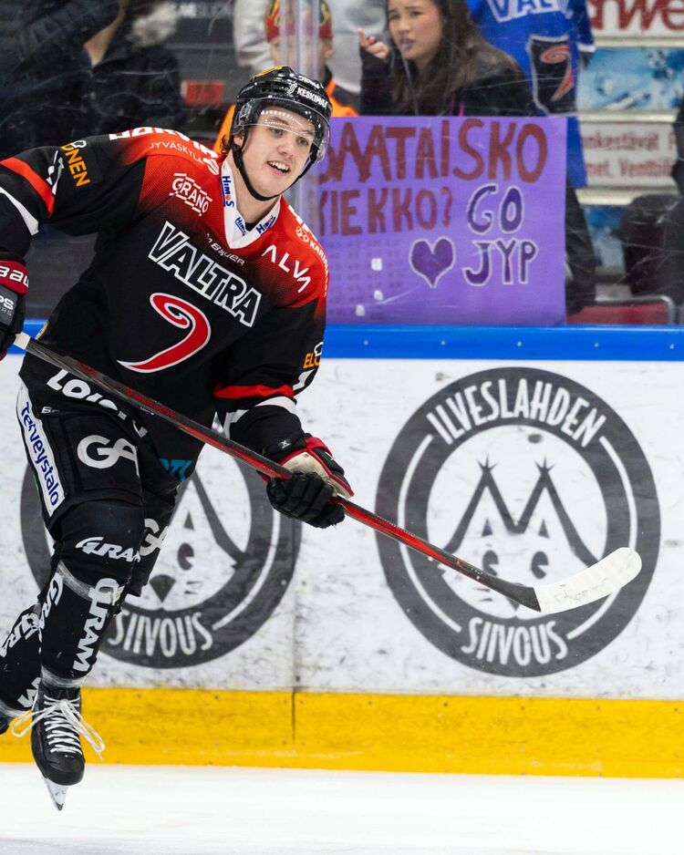 Steelers verpflichten kanadischen Stürmer Alex Dostie