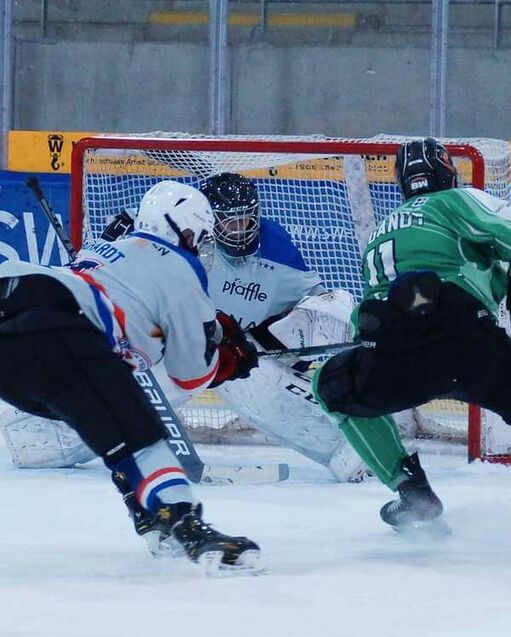 Torflut im Ellental - Amateure besiegen den HEC 1B