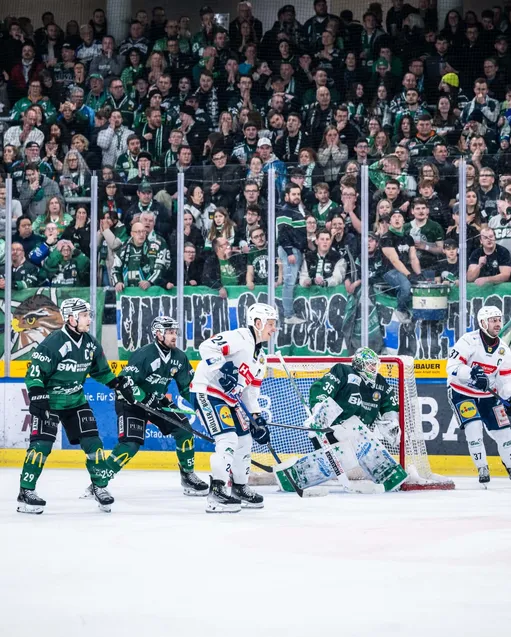 Endlich wieder Eishockey im Ellental!