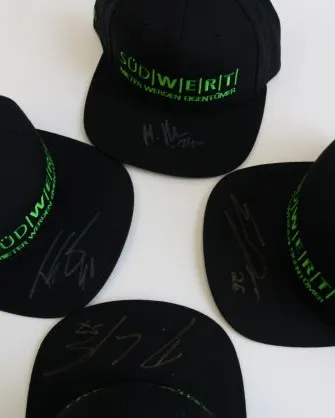 <strong>Aktuelle Gebote - Versteigerung Interview Caps #24, #40, #26 und #57</strong>