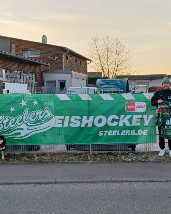 Das erste Banner hängt!