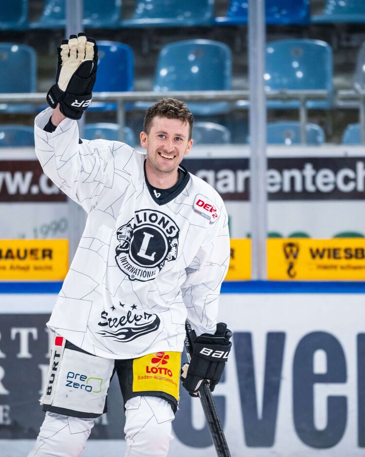 Trikotversteigerung für den guten Zweck