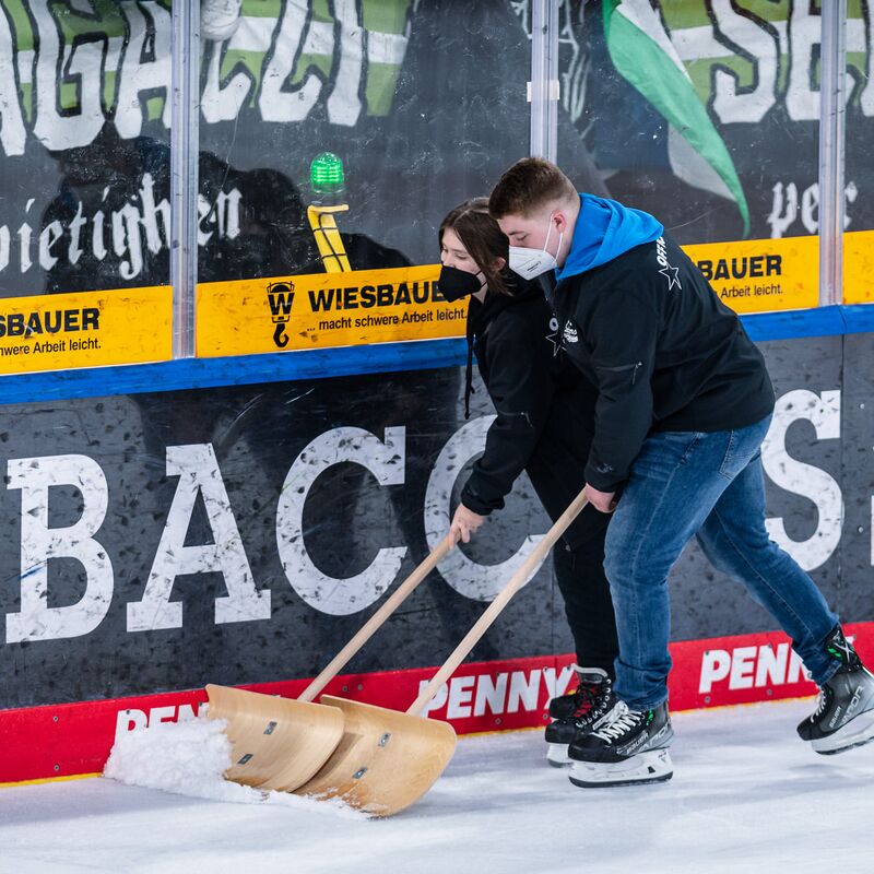 Off/On-Ice-Team bei den Heimspielen