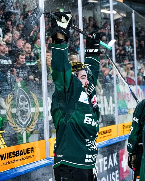 Under Review: Mehr als ein Lebenszeichen