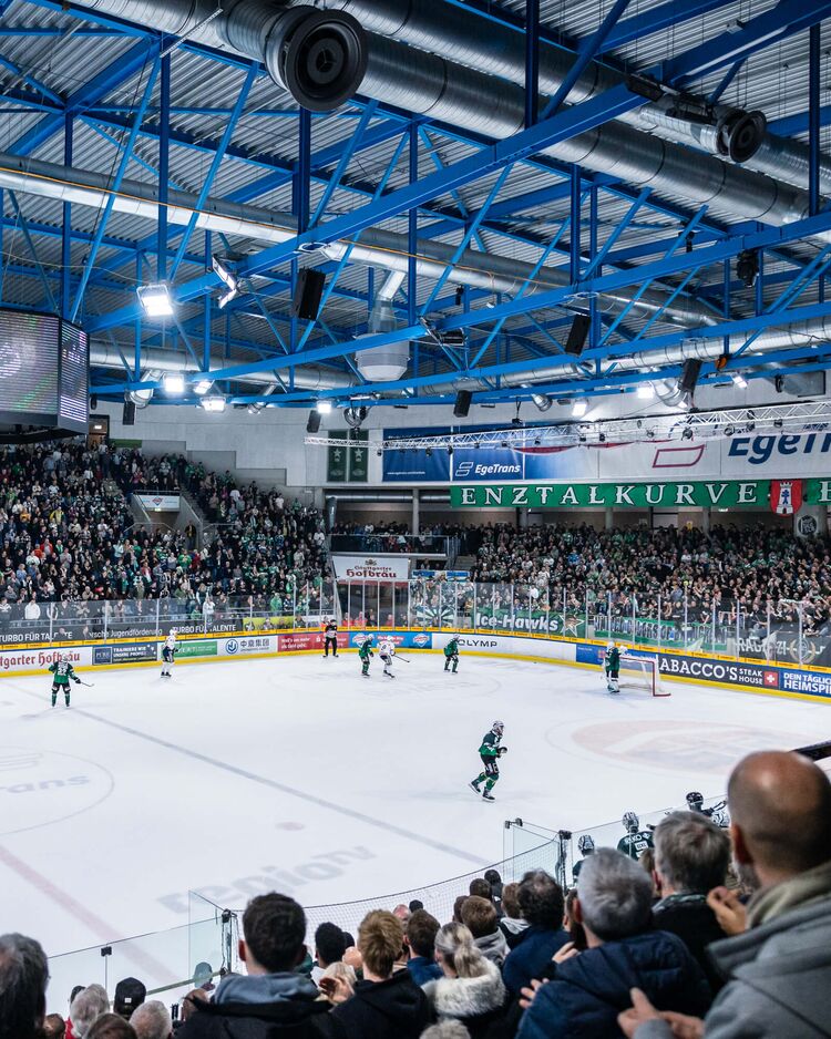Topspiel im Derby vor ausverkauftem Haus