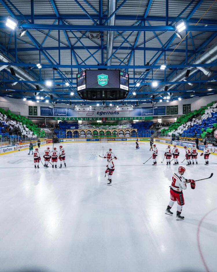 Steelers gleichen Finalserie mit dominantem Heimsieg aus