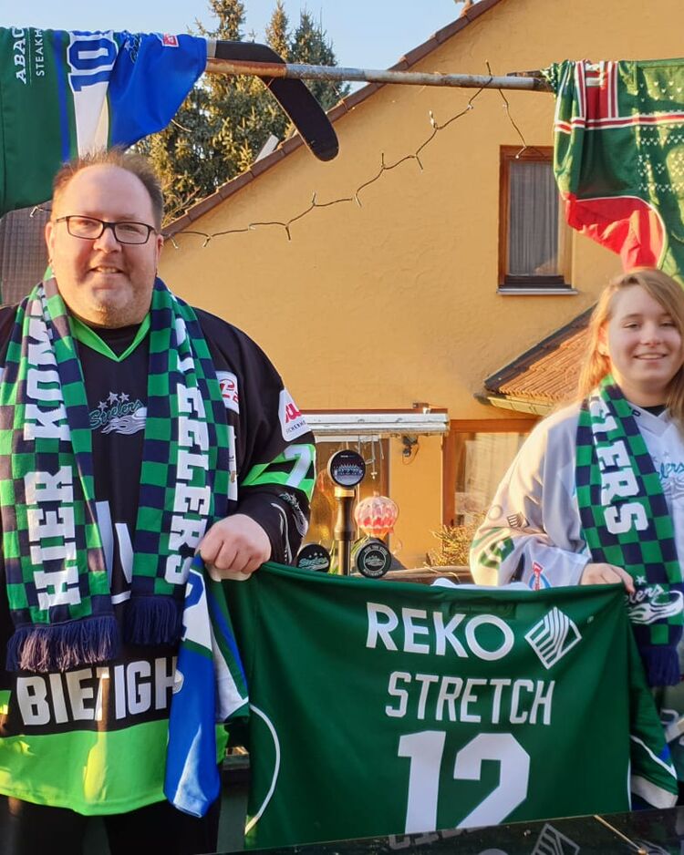 Erste Fotos unserer Fans beim „Home-Watching“