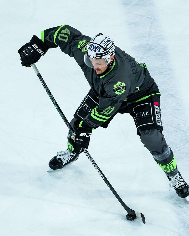 Tim Schüle hält den Steelers die Treue